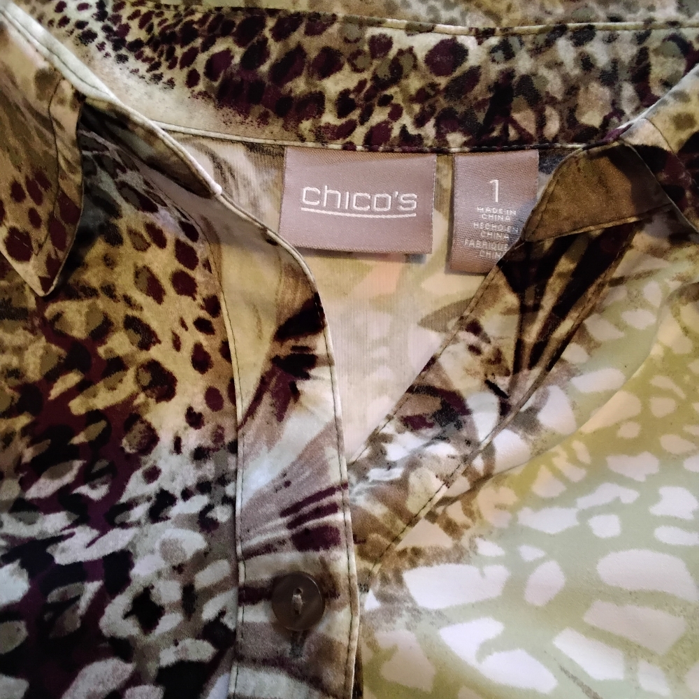 Chico's size 1 Women's Size Medium long sleeve beautiful blouse top shirt